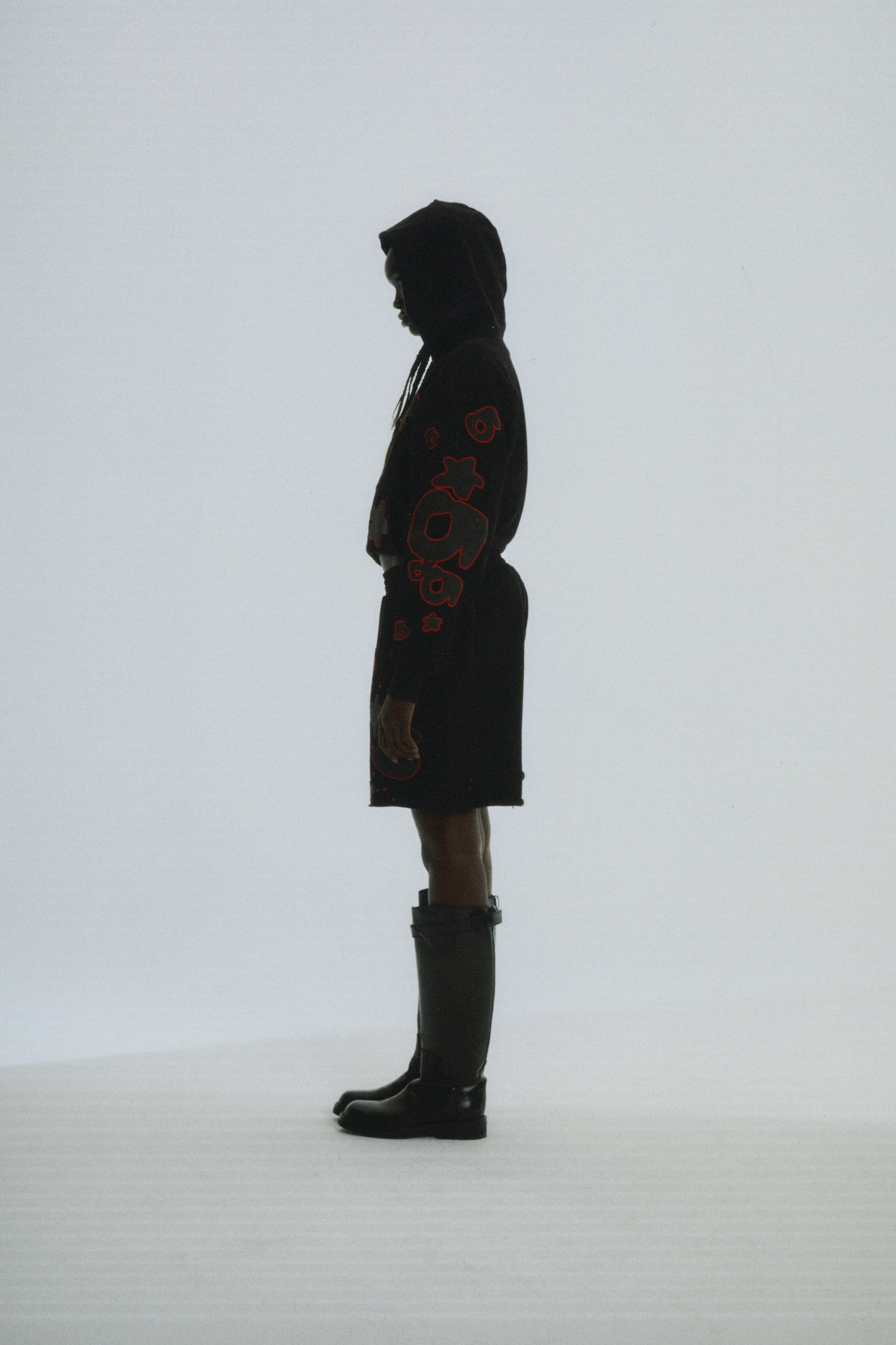 BELUGA OUTLINE HOODIE - Image 14
