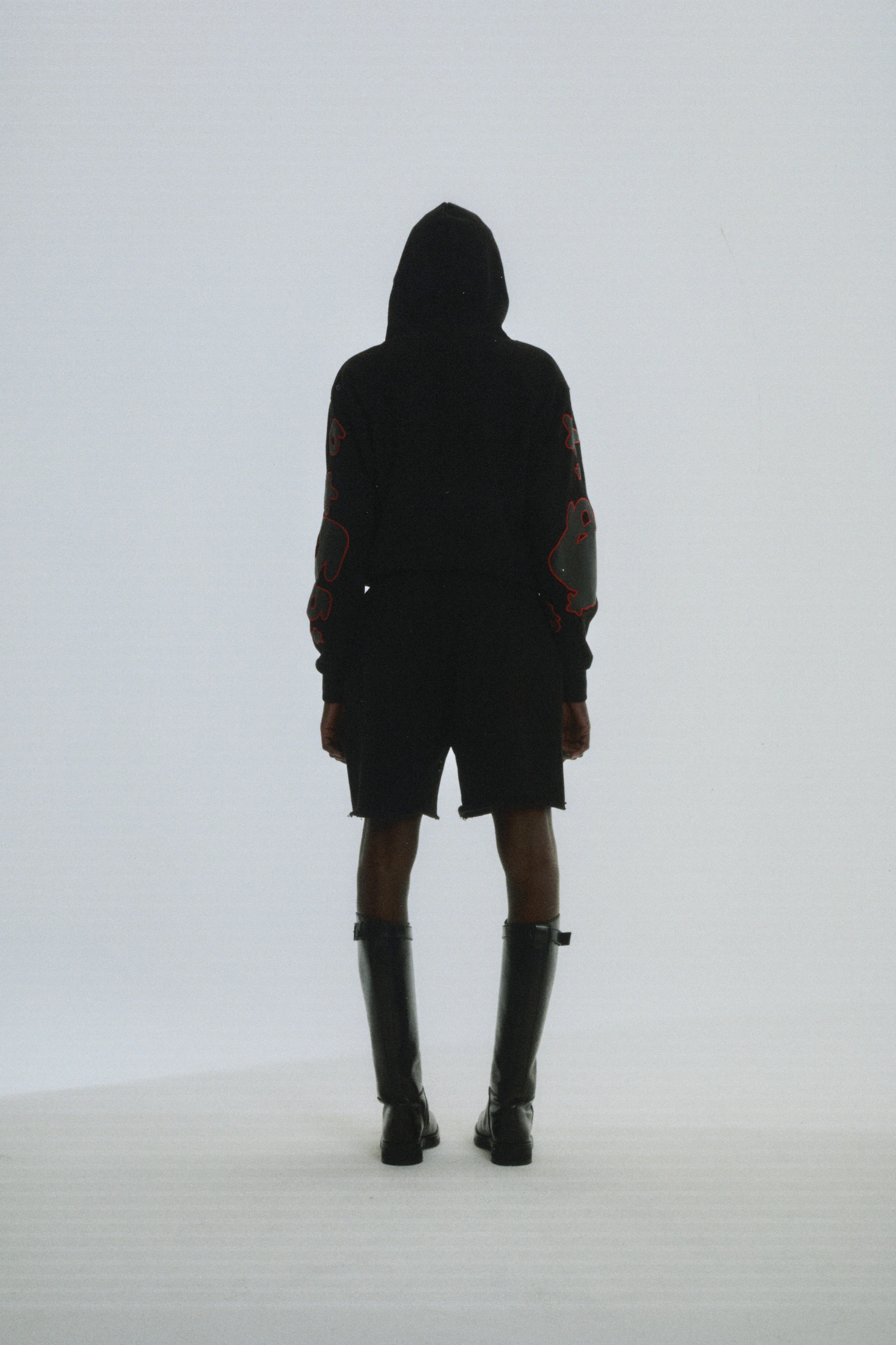BELUGA OUTLINE HOODIE - Image 16