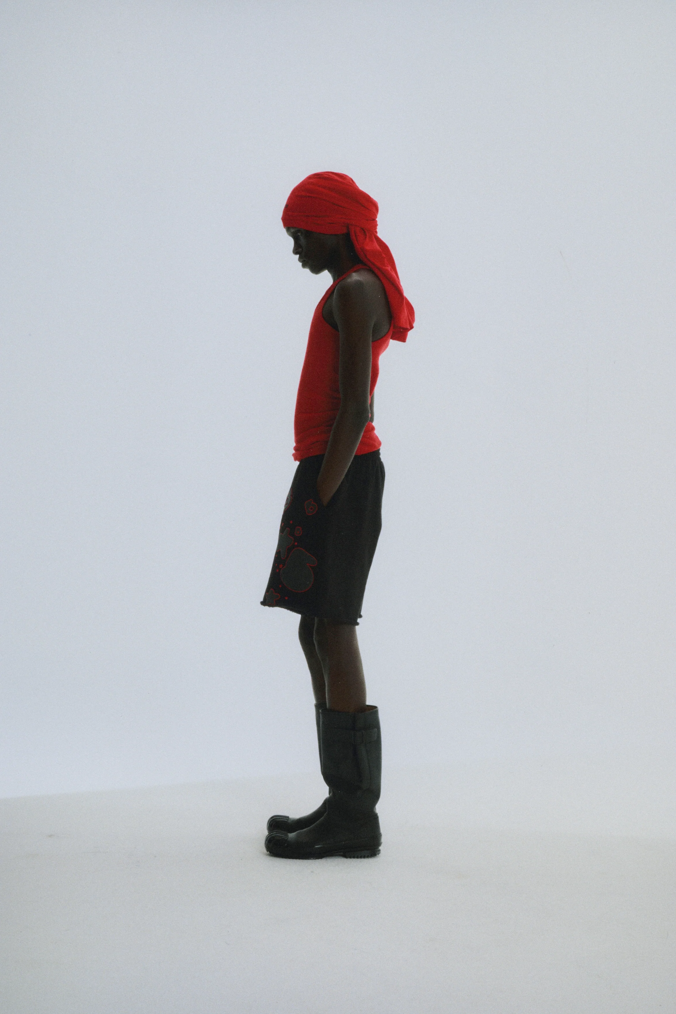 BELUGA OUTLINE SWEATSHORT - Image 12
