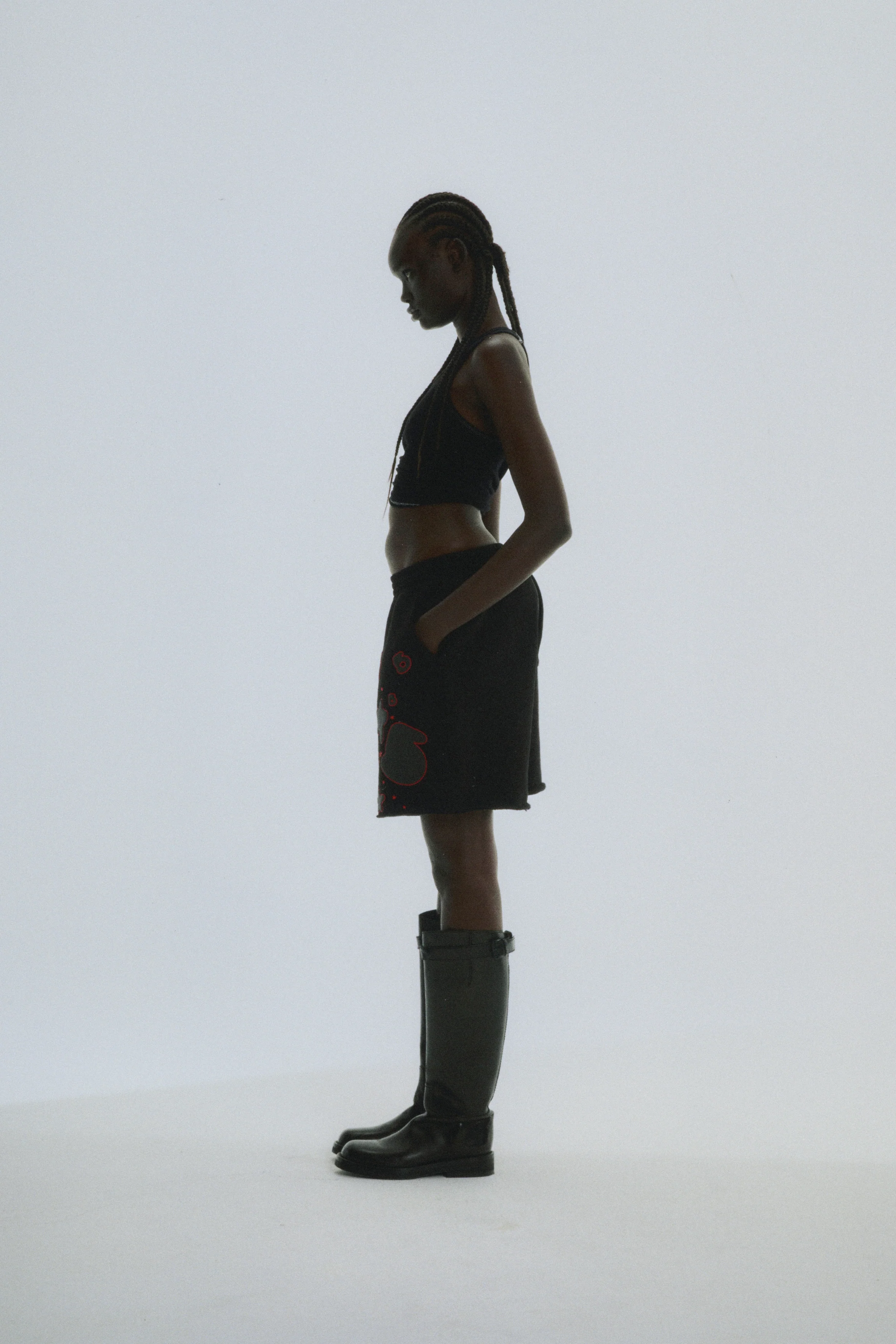 BELUGA OUTLINE SWEATSHORT - Image 13