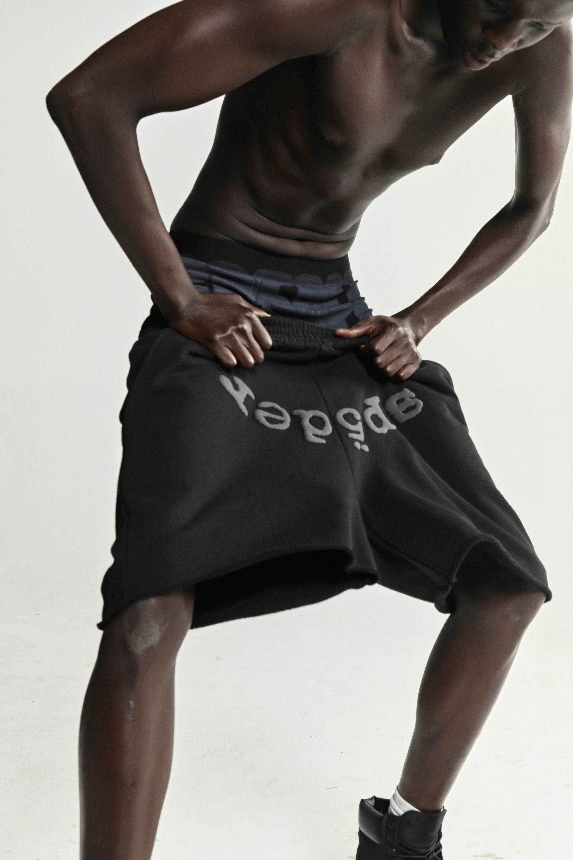 OG WEB V2 PHANTOM SWEATSHORT - Image 12