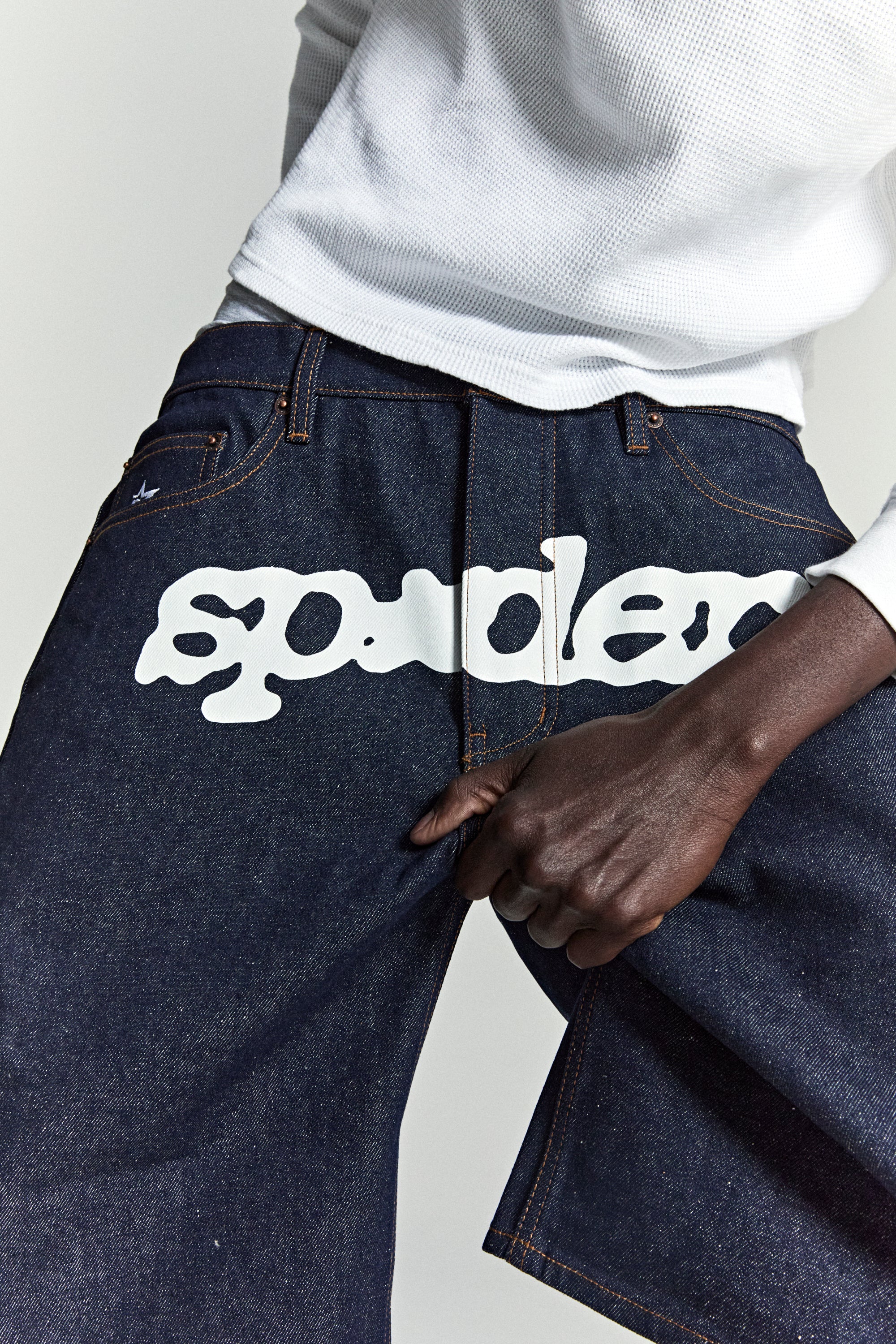 V3 LOGO DENIM SHORT - Image 7