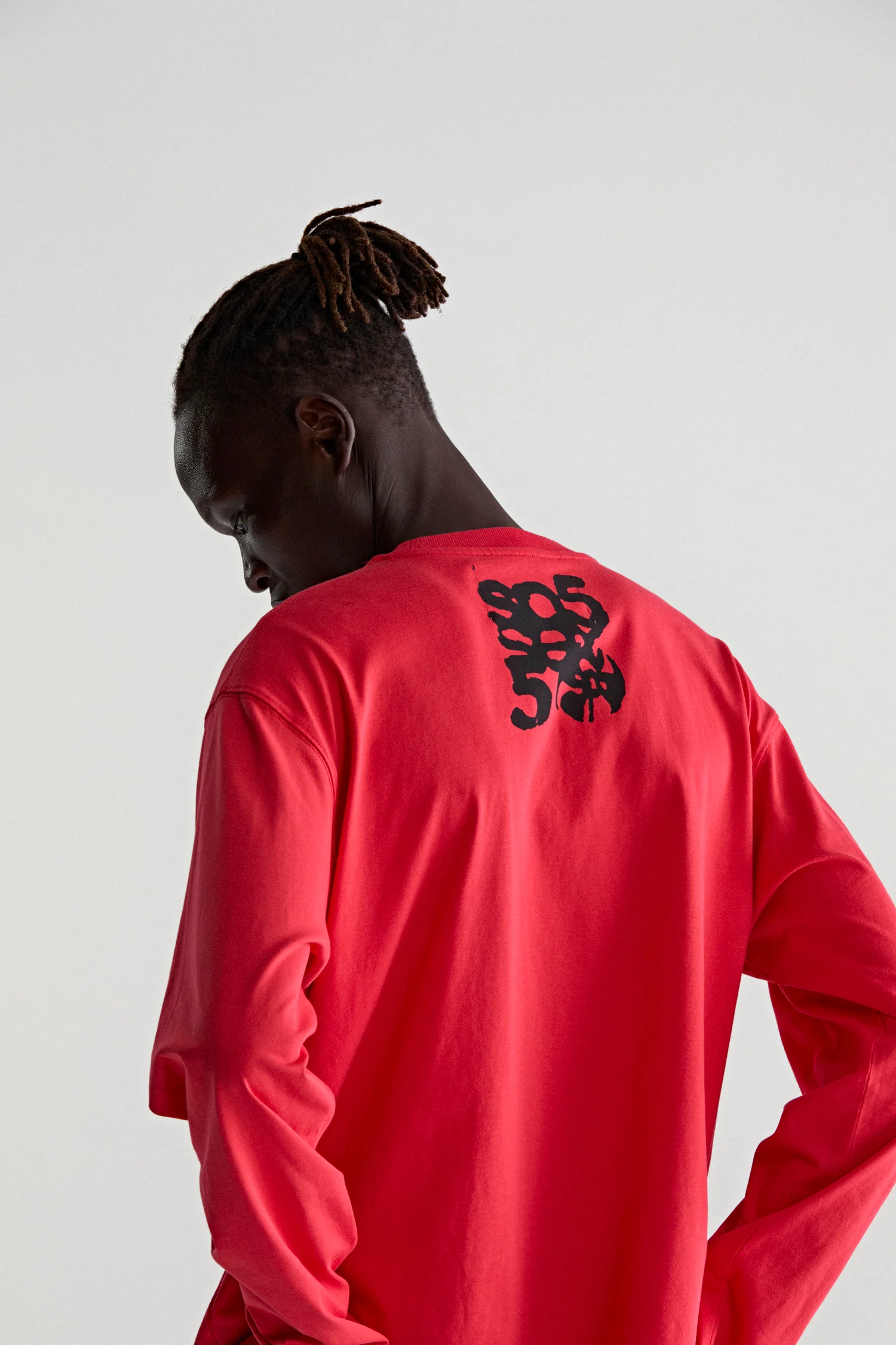 MAIN LABEL LS TEE - Image 11