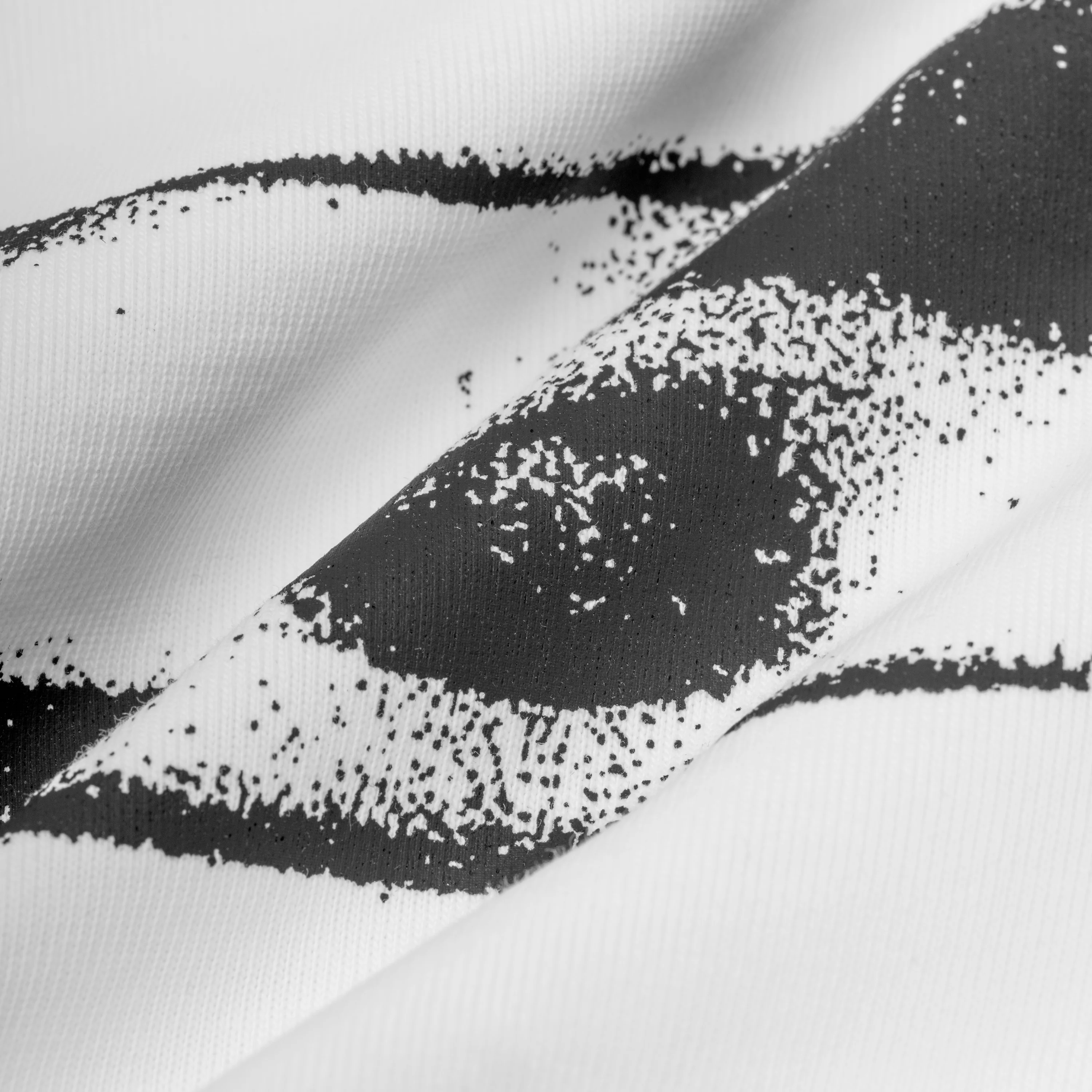 SP5 BLURRY LS TEE - Image 4